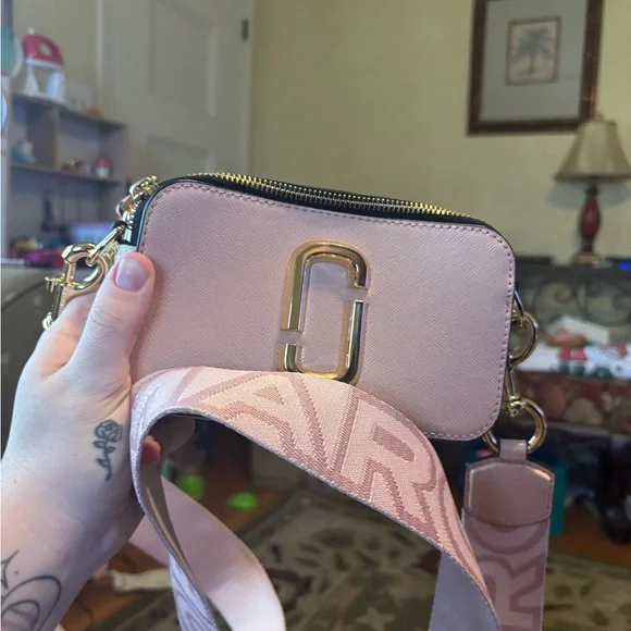 Marc Jacobs Blush Crossbody Bag with Gold Hardware - Picture 2 of 8